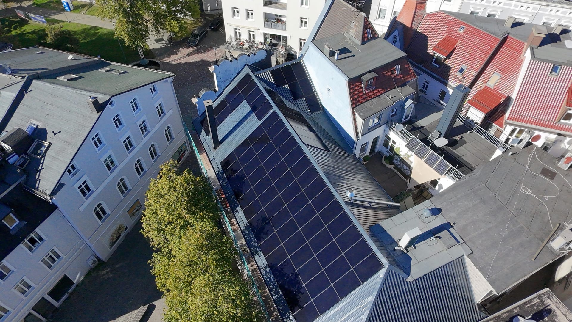 Die Sonne tanzt mit: Photovoltaik auf dem Capitol-Dach