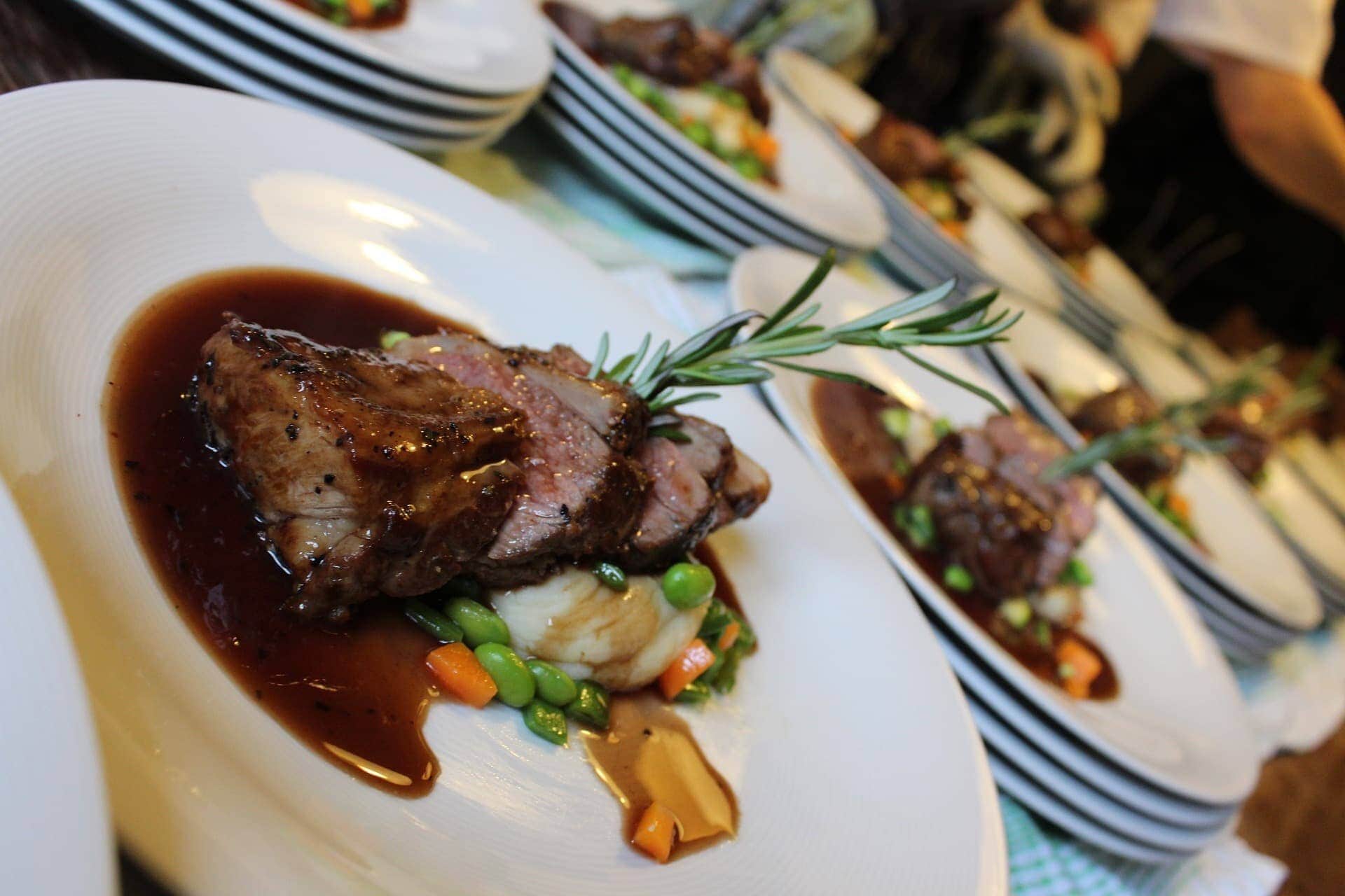 Das Buffet – Lammkeulenbraten